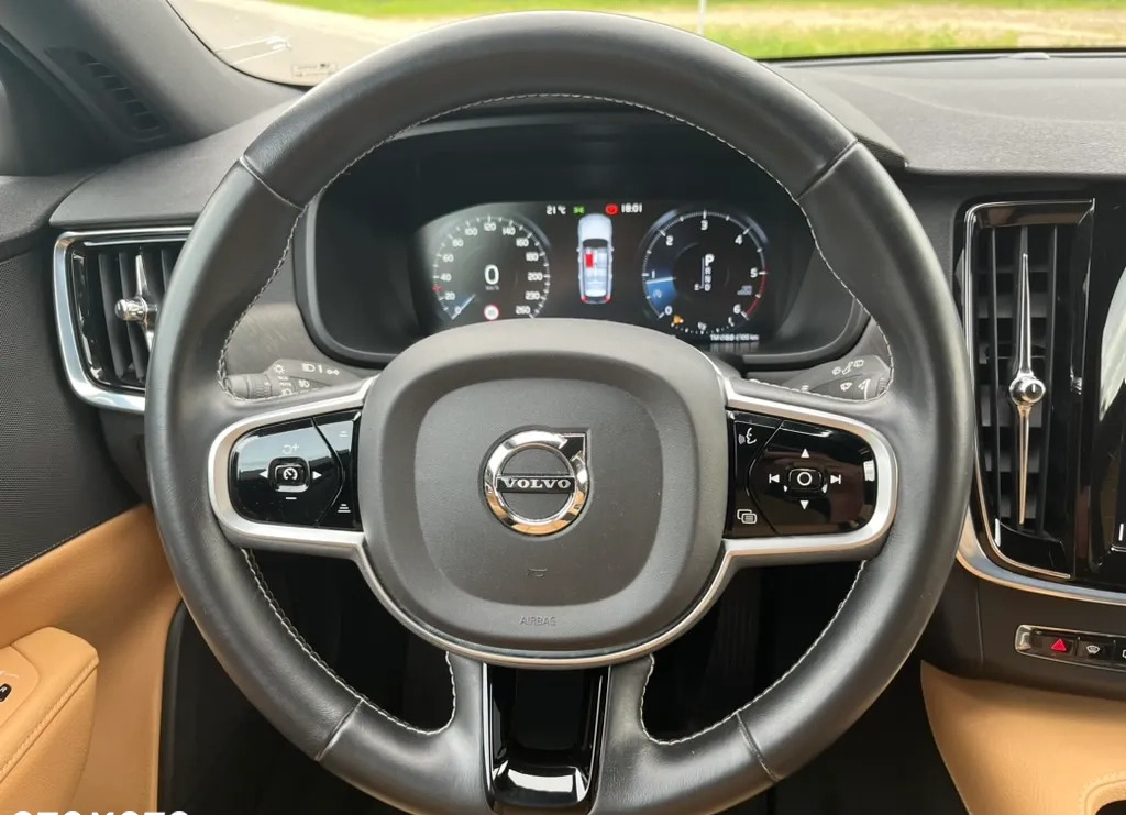 Volvo V90 Cross Country cena 122900 przebieg: 188000, rok produkcji 2019 z Cieszanów małe 781